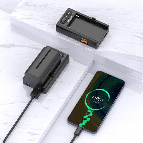 Cargador de baterías multifuncional NPF Ulanzi NP-F01, para una carga rápida de las baterías de la serie Sony NP-F: F550, F570 y F970. Perfecto para fotógrafos y camarógrafos en movimiento.