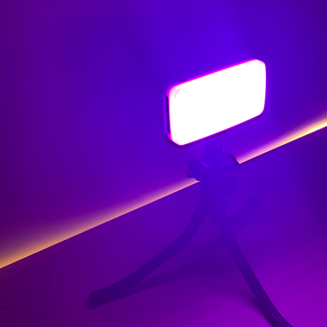 Luz LED RGB Vijim VL196 con Difusor y Panal