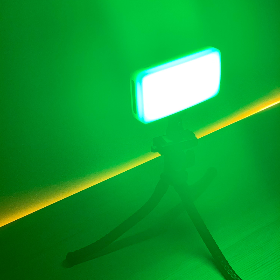 Luz LED RGB Vijim VL196 con Difusor y Panal