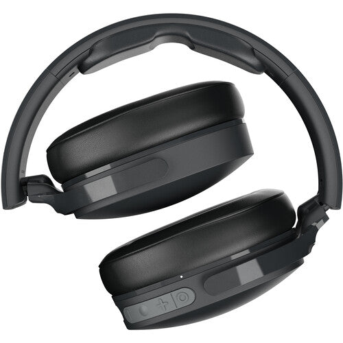 Los auriculares inalámbricos Hesh Evo Over-Ear de Skullcandy ofrecen un sonido dinámico, 36 horas de batería y un diseño cómodo y plegable para fácil transporte. Ideal si buscas unos audífonos libres de cables que te permitan escuchar música todo el día. 